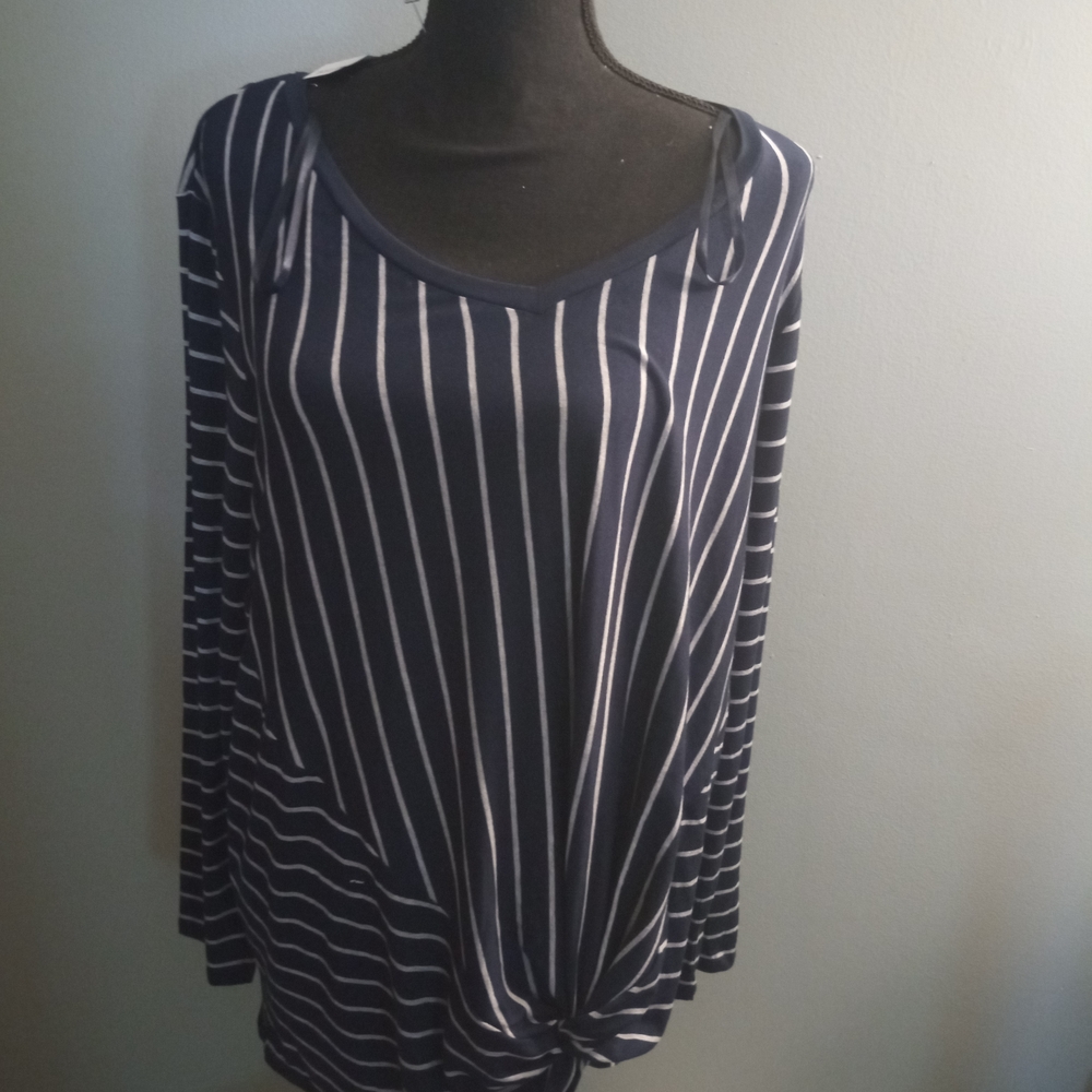 Dressbarn Blue Tie Front Long Sleeve Top